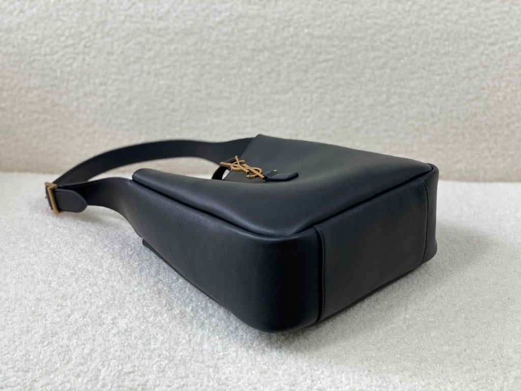 YSL Le 5 A 7 Supple Small Grained Leather Black 23 x 22 x 8.5cm