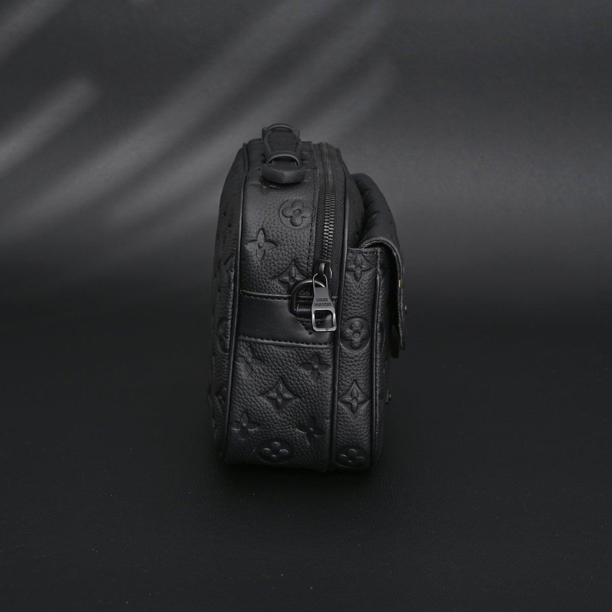 Louis Vuitton Capucines BB Top Handle Bag – Black Taurillon Leather