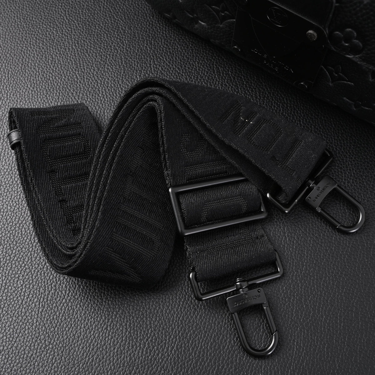Louis Vuitton Capucines BB Top Handle Bag – Black Taurillon Leather