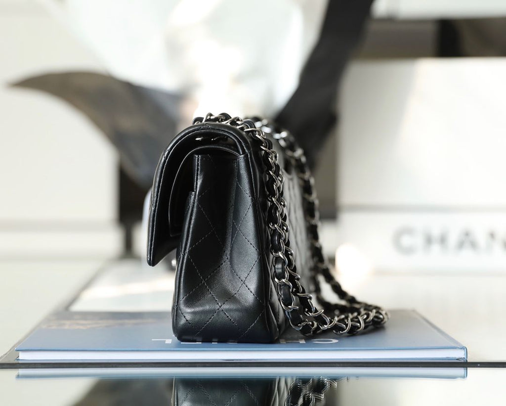 Chanel timeless classic Flap bag silver hardware
