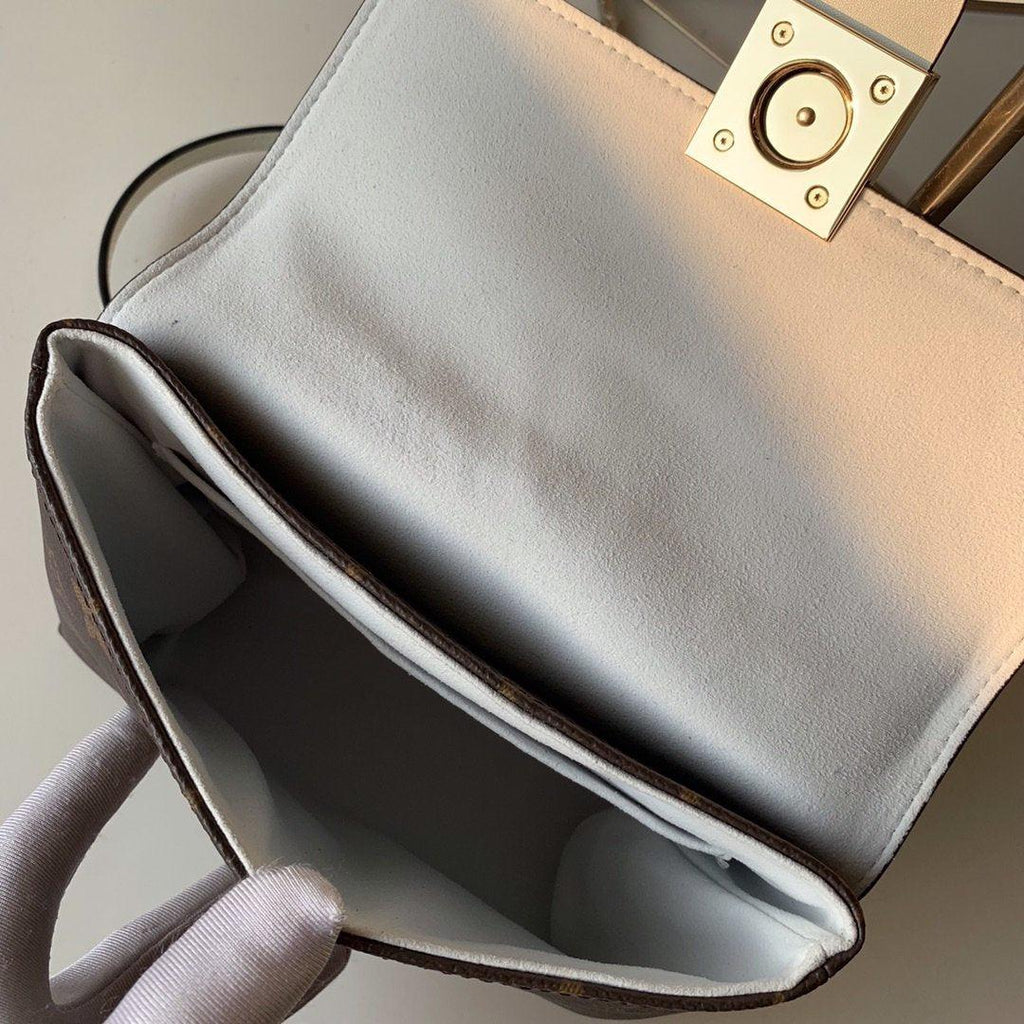 Louis Vuitton LOCKY BB Bag